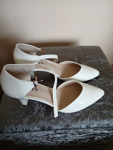 Women's patent leather shoes, size 5,5-6