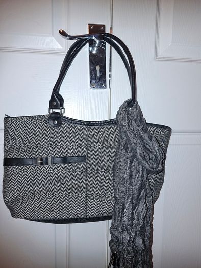 Herringbone bag+matching scarf, vgc