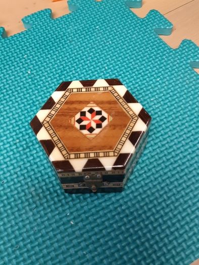Trinket box inlaid