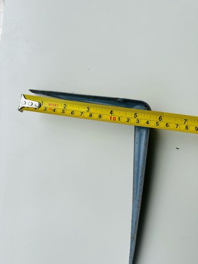 140 Steel Shelf Brackets Used - Job Lot Clearance