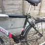 hello this is a Raleigh Resonator Pro aluminium mountain/hybrid bike, with front suspension, 26" wheels and likely 21 gears  fair condition fully working order.  price to sell 60 euro fixed price collection only. Image 4