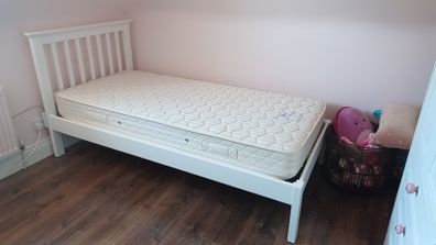 White single bed frame with or without mattress