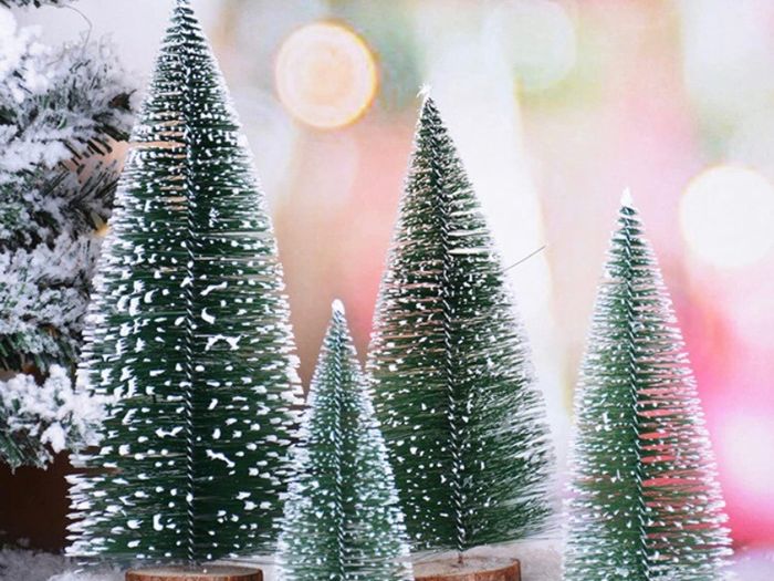 10 Pcs Artificial Frosted Sisal Trees Bottle Brush Trees with Wood Base Artificial Frosted Sisal Trees DIY Crafts Mini Pine Tree Christmas Miniature Ornaments for Xmas Home (FREE POSTAGE)