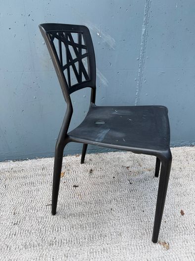 Set of 4 Black Modern Plastic Dining/ Stacking Chairs