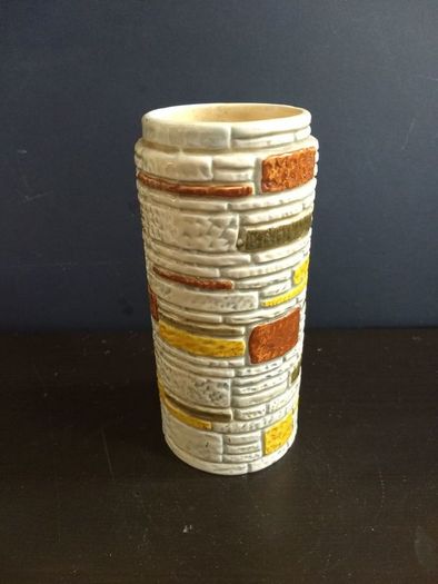 Fabulous Vintage Retro Kitsch Sylvac Cylindrical Vase from the "Brickwork" Range Produced in the 60's and 70s, Shape Number 3812