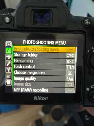 Nikon D7500 DSLR Photography Kit 3 Lenses Flashes Batteries, Filters, Bag and Studio Lights