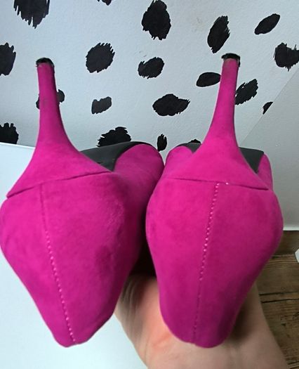 Pre-owned fuchsia high heels size 6