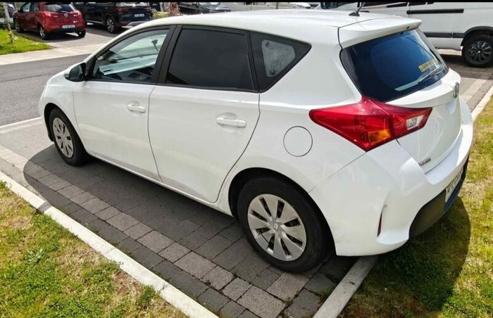 Toyota Auris 2014 two seater