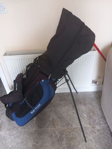 golf Set. golf clubs and bag.  Golf balls