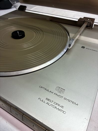 Dual CST 100 Turntable