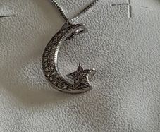 ladies silver chain and pendant