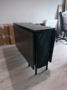 Gateleg dinner table
