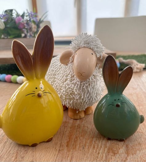 Lovely bundle of Easter/Spring ornaments/decor