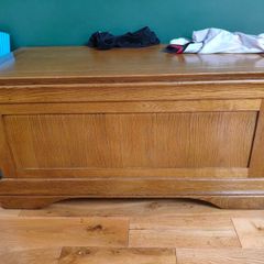 Wooden oak blanket box