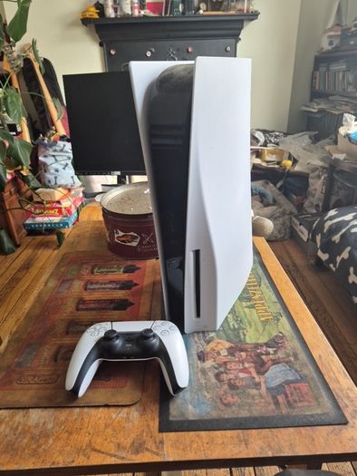 PS5 825GB Disk Version with Controller