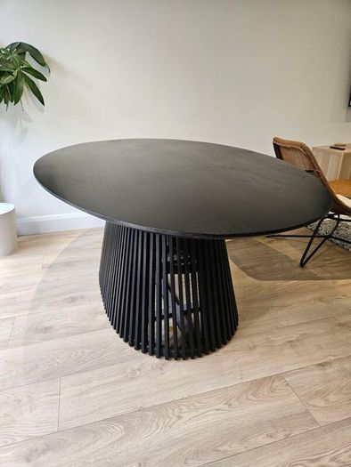 Kave Home Jeanette black dining table