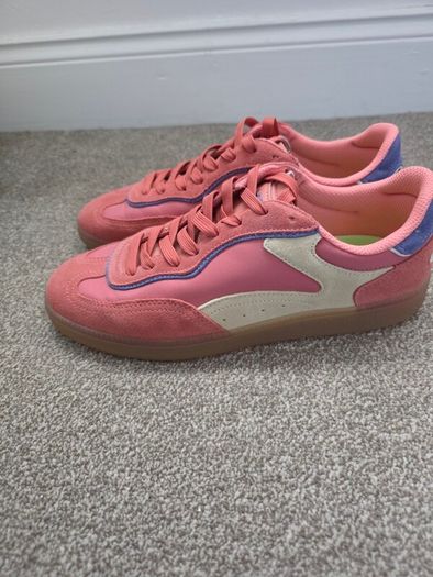 Hoffs Coral Park size 42 trainers