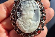 Vintage Cameo Brooch