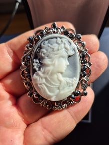 Vintage Cameo Brooch