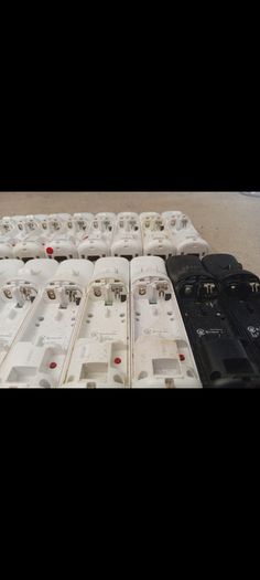 18 Wii Remotes (For parts/Not working)