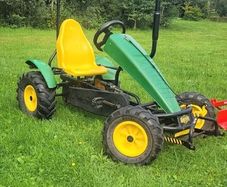 Kids berg john deere go cart