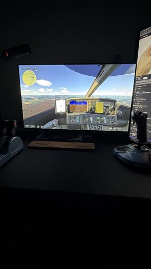 LG UltraGear OLED GX8 32GX850A 32 inch WOLED with MLA+ 4K Gaming Monitor