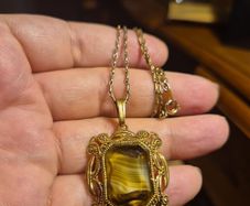 Vintage Golden Tone Necklace