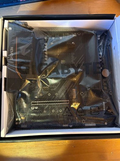 New B550 AORUS Elite Ax Wi-Fi Motherboard AM4 Unused
