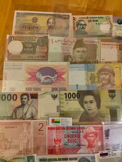 World banknotes 70