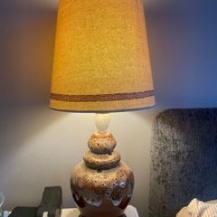 Table lamp