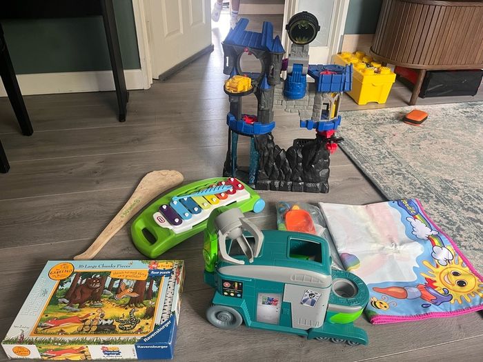 Kids toy bundle as shown