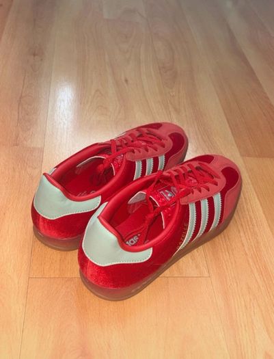 Adidas Gazelles Red & Mint Suede - Size 5.5 - Mint condition