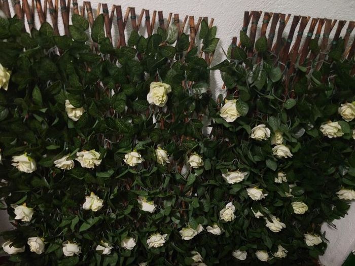 Artificial trellis with flowers (white roses)