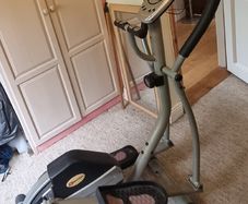 Cross trainer