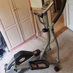 Cross trainer