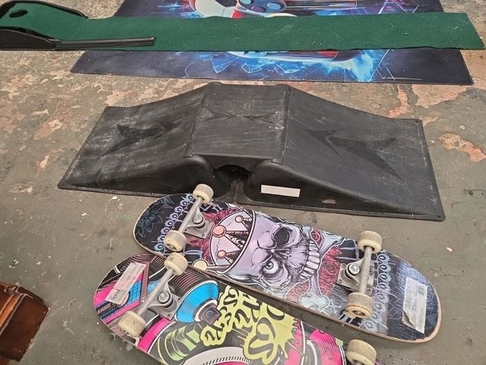 Skateboard Ramp with 2 x skateboards