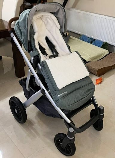 Uppababy vista stroller &carrycot price negotiable