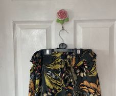 Tropical pattern shorts