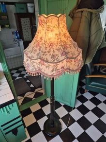 Retro Vintage MidCentury Floorlamp with Scallop shade