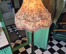 Retro Vintage MidCentury Floorlamp with Scallop shade