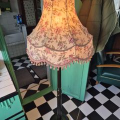 Retro Vintage MidCentury Floorlamp with Scallop shade