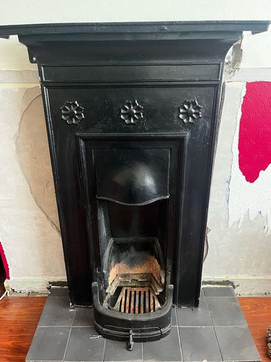 Antique Victorian / Edwardian Cast Iron Fireplace Insert