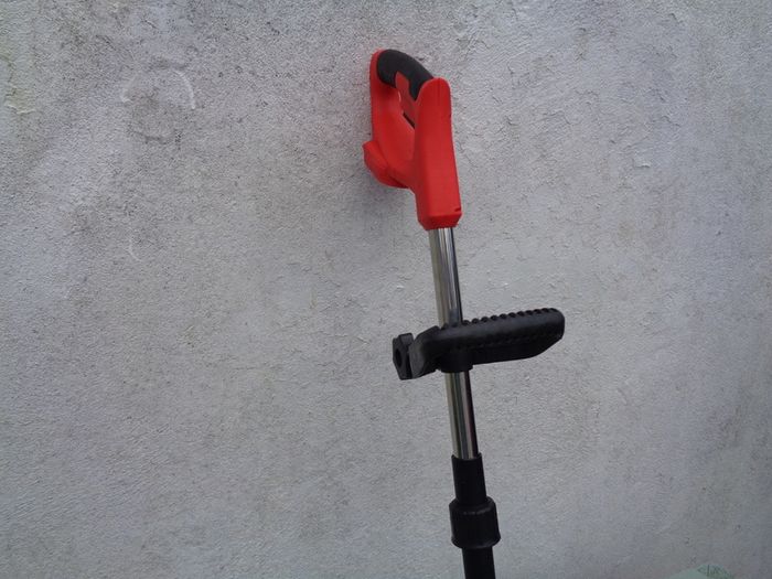 Cordless Strimmer on Wheels