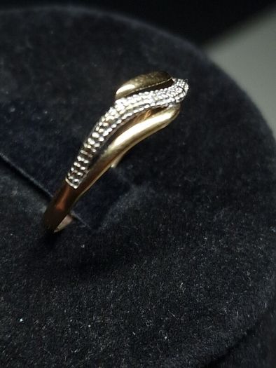 Vintage 9ct Gold Delicate Crossover Ring