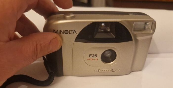 Vintage Minolta F25 Autoflash 35mm Film Camera Tested Working with Case