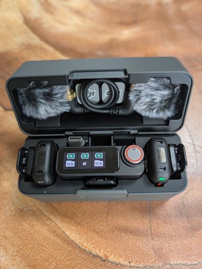 DJI Mic 3 wireless microphone kit, 2 mics, boxed