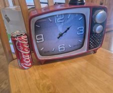 Retro Style TV Table Clock