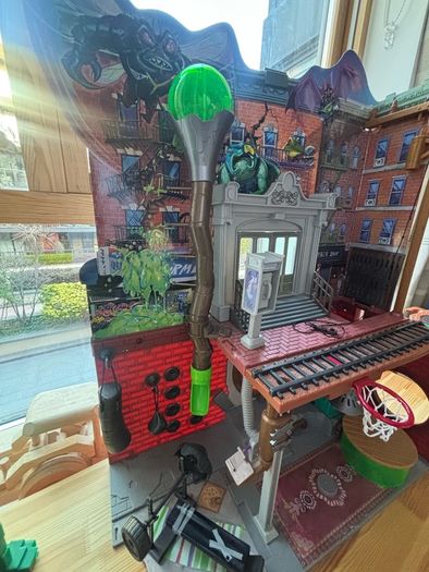 Teenage Mutant Ninja Turtles Mayhem Sewer Lair