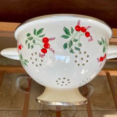 Vintage Pretty Rayware Metal Kitchen Sieve Enamelware Drainer