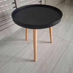 Free side table